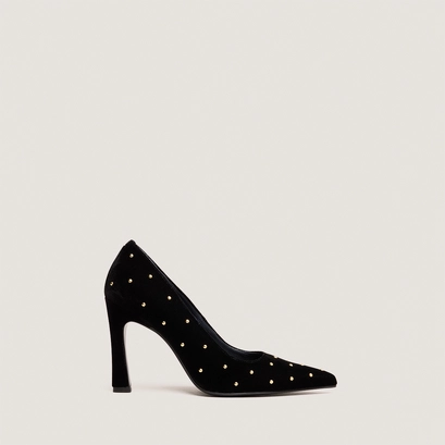 Studded pumps in black velvet | danita