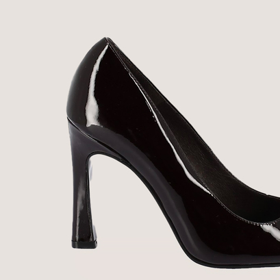 High pointed-toe pumps in black leather | deddy