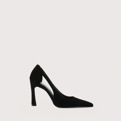 Pointed-toe pumps in black velvet | dedgar