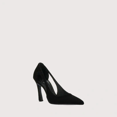 Pointed-toe pumps in black velvet | dedgar