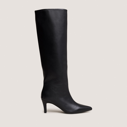 Heeled pointed-toe boots in soft black leather | delaine