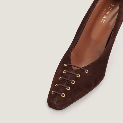Pumps with front detail in brown velvet | drapy