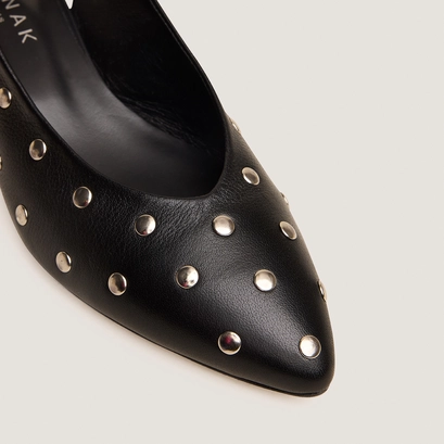 Pointed-toe ballerinas with studs in black leather | vincent