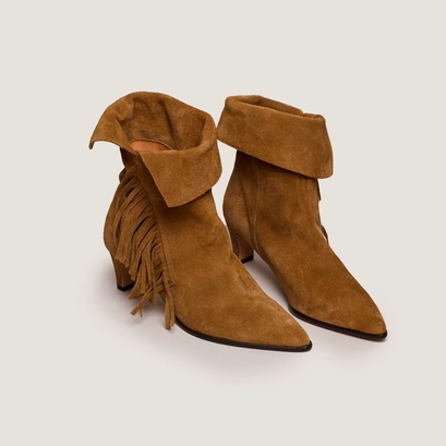 Fringed ankle boots with pointed toes in tabacco suede | VELINA