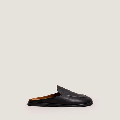 Backless loafers in black leather | JULY