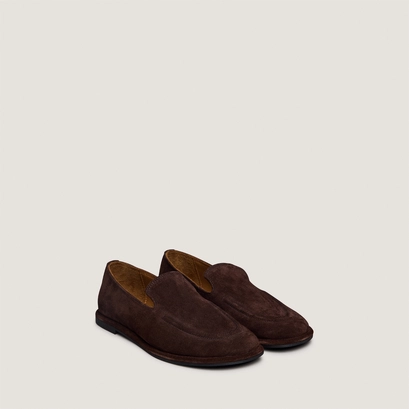 Round-toe loafers in brown suede | june