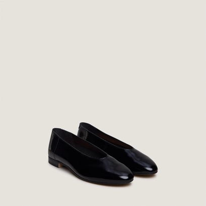 Ballet flats with low heels and rounded toes patent crinkled leather in black | natalia
