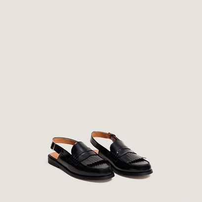 Open-back loafers Glossy leather in black | AUDELLE