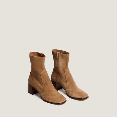 Oval-toe ankle boots in dark beige split leather | argentat