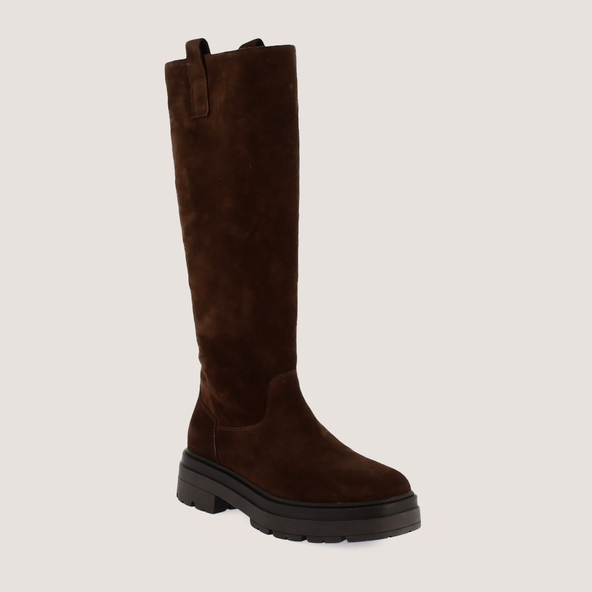 Boots with lug soles in dark brown suede | PICUSSIA