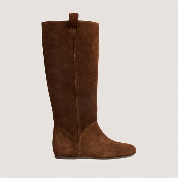 Tall boots with round toes in brown suede | DECIBEL