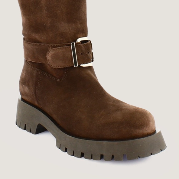 Slouchy boots in dark brown suede | DONE