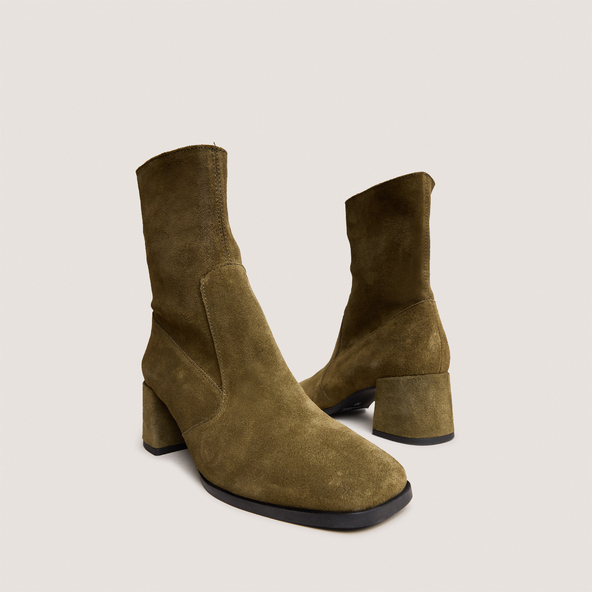 Oval-toe ankle boots in khaki suede | ARGENTAT