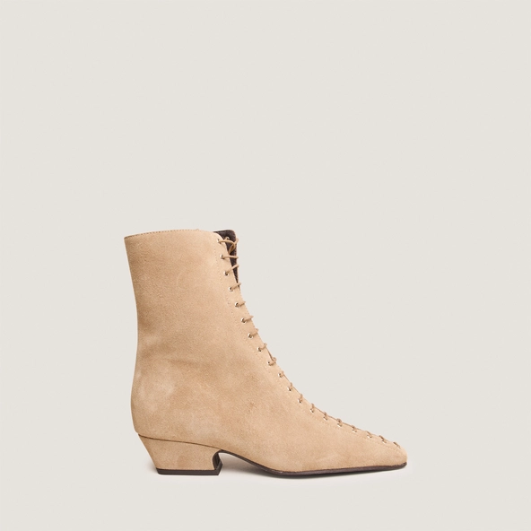 Pointed-toe lace-up ankle boots in taupe suede | DUOMO