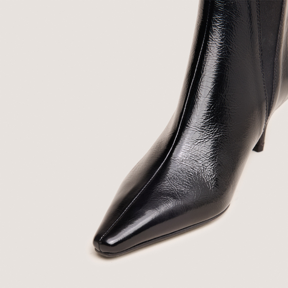 Pointed-toe stiletto-heel ankle boots in black shiny leather | BORGIA