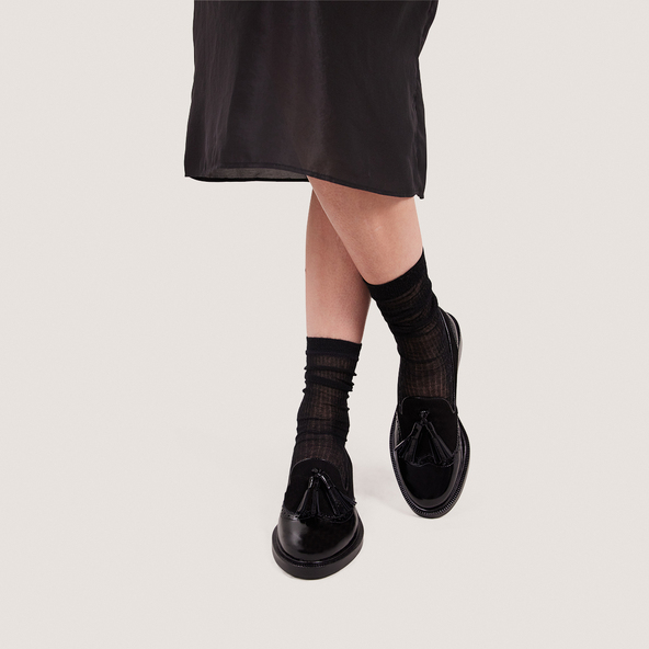 Tassel loafers in black shiny leather and black suede | DARTHUR