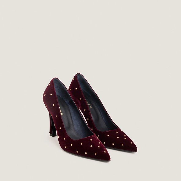 Studded Pumps in burgundy velvet | DANITA