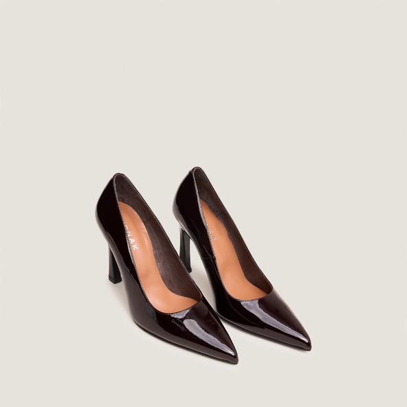 High Pointed-Toe Pumps in dark brown patent leather | DEDDY