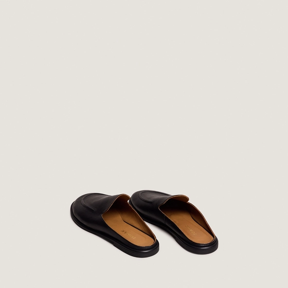 Backless loafers in black leather | JULY