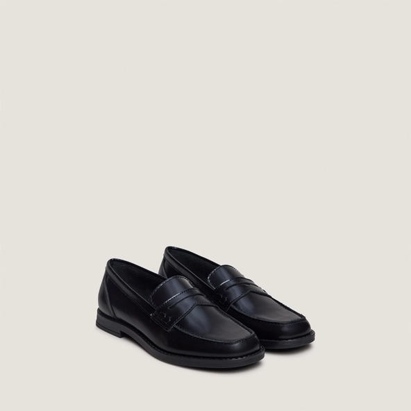 Square-toe loafers Glossy leather in black | NAOMIE