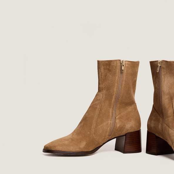 Oval-toe ankle boots in dark beige split leather | ARGENTAT
