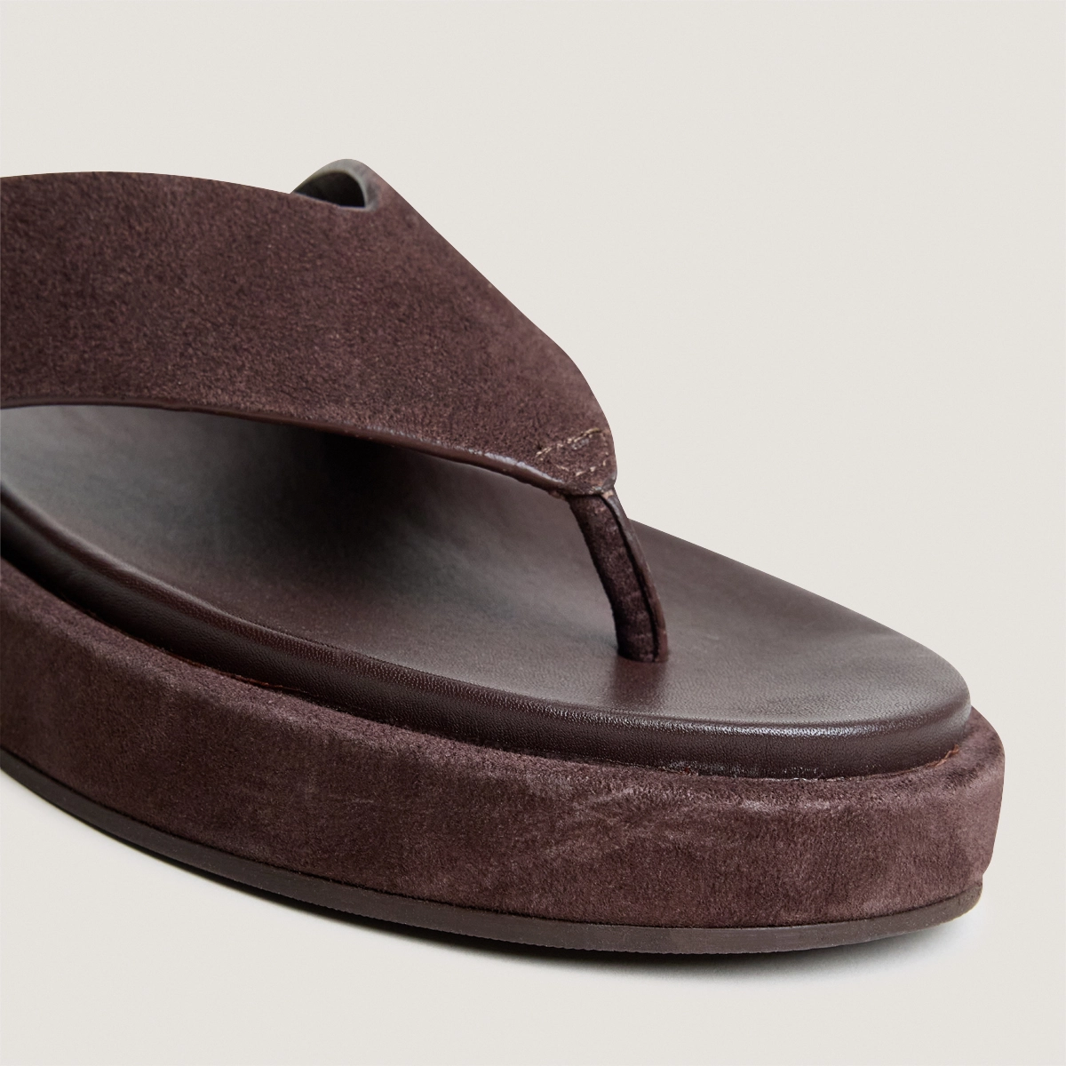 Thong sandals in dark brown suede | WIWI