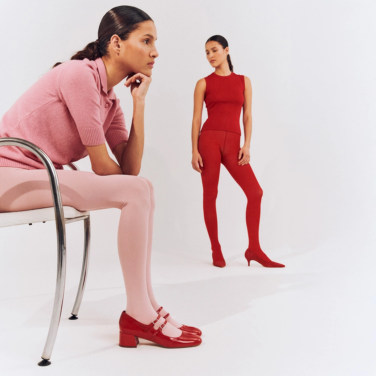 Double-strap Mary Janes in berry red pleated patent leather | DUNY