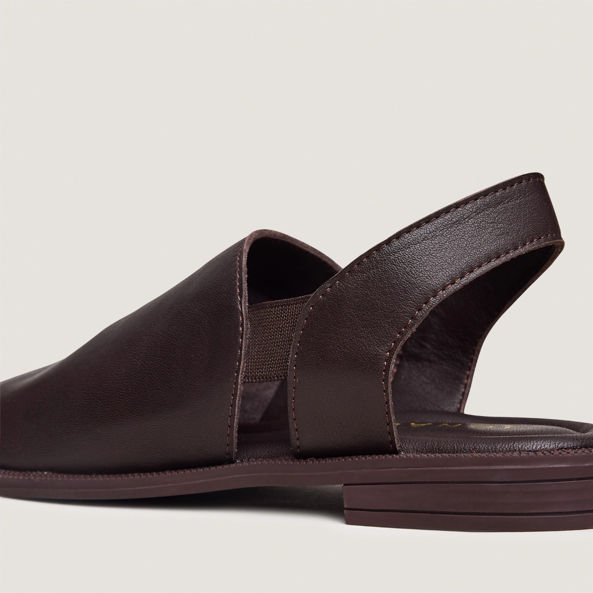 Elastic-strap sandals in dark brown leather | JESS