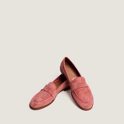 Round-toed loafers in dusty rose suede | thelma