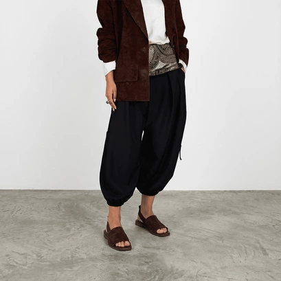 Elastic-strap sandals in brown split leather | joy