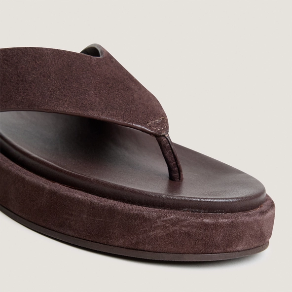 Thong sandals in dark brown suede | WIWI