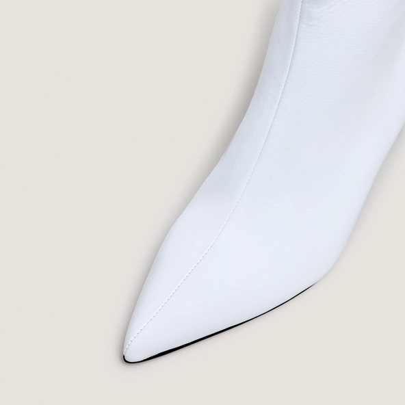 Ankle boots with slim heels in white pleated patent leather | DIEMINA