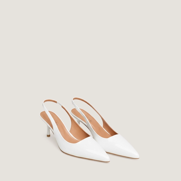 Pointed-toe pumps in white patent leather | DIAMANTINE
