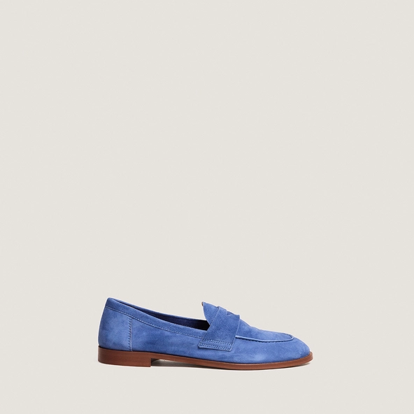 Round-toed loafers in steel blue suede | THELMA