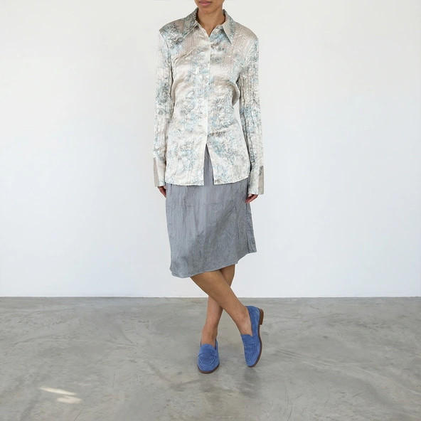 Round-toed loafers in steel blue suede | THELMA