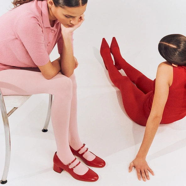 Double-strap Mary Janes in berry red pleated patent leather | DUNY