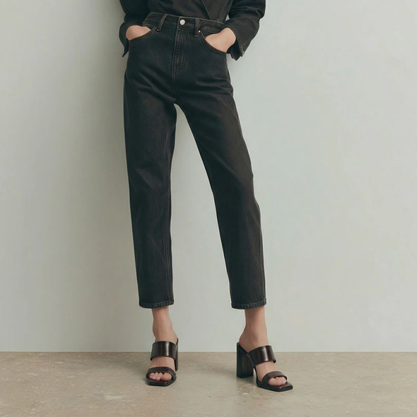 Heeled mules with double straps in dark brown leather | BRITNEY