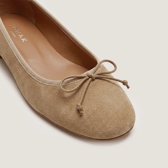 Heeled ballet flats in camel and beige suede | DADOU