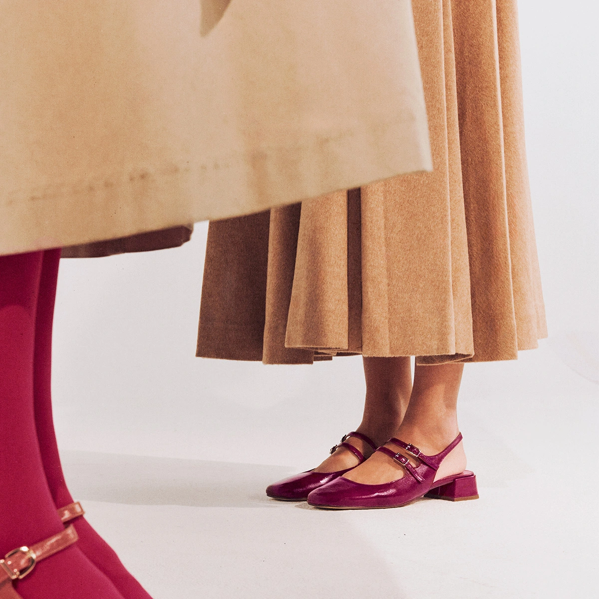 Round-toe Mary Janes in purple pleated patent leather | DOBLE