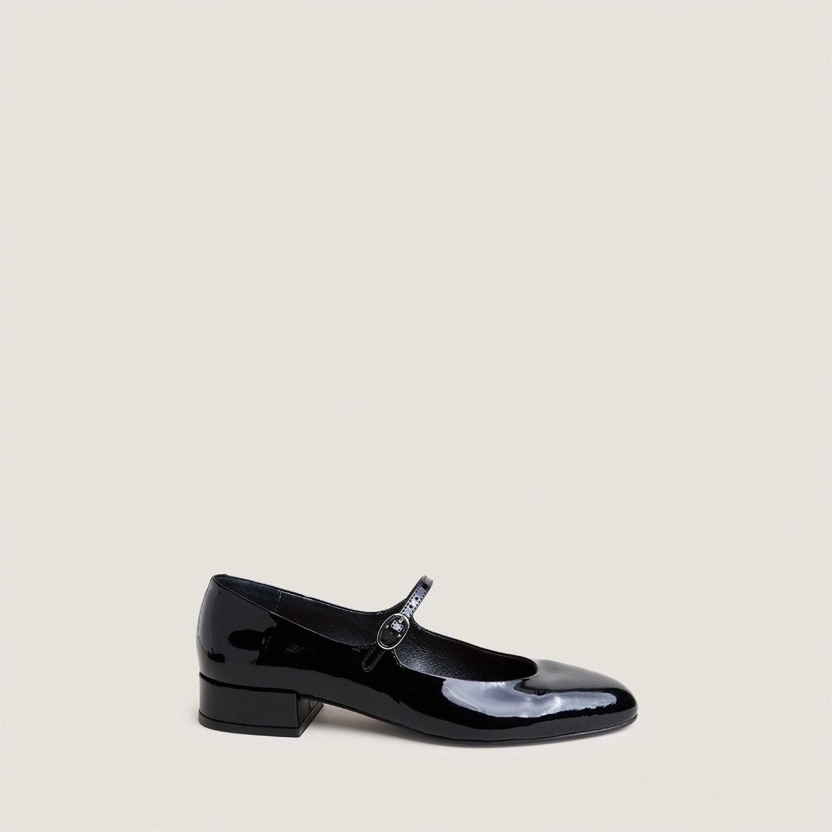 Low-heel mary janes in black patent leather | DESANCE