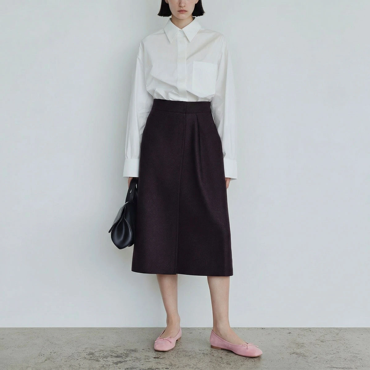 Square-toe ballet flats with laces in petal pink suede | DOMINE