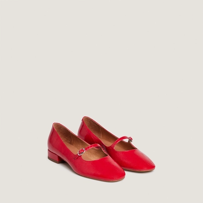 Square-toed ballet flats in berry red  pleated patent leather | div