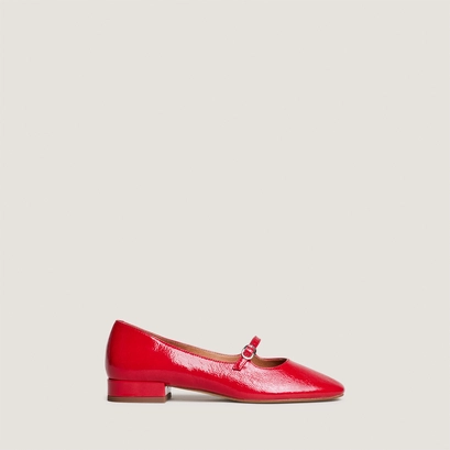Square-toed ballet flats in berry red  pleated patent leather | div