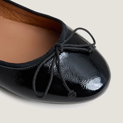 Lace-up ballet flats black