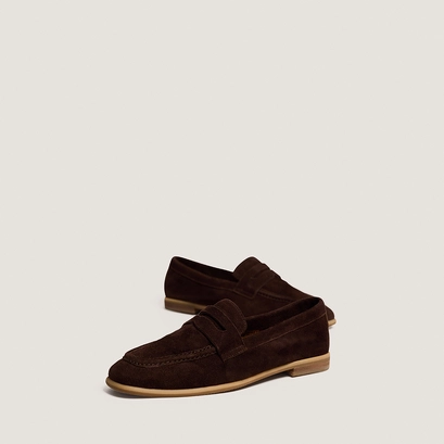 Round-toe flat loafers in brown suede | aca