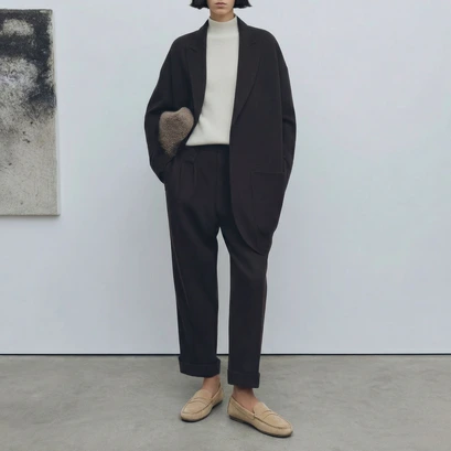 Square-toe loafers in beige split leather | liv