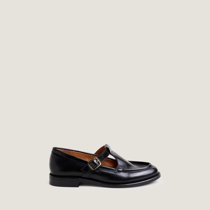 Strap loafers in black leather | desert
