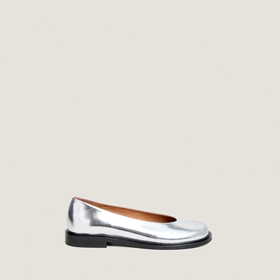 Round-toe low-heel ballet flats silver
