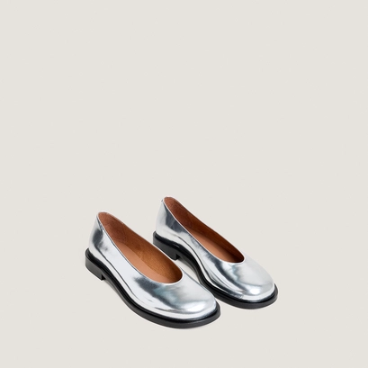 Round-toe low-heel ballet flats silver