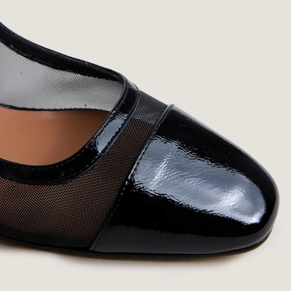 Slingback ballet flats in black pleated patent leather and black mesh | dragus
